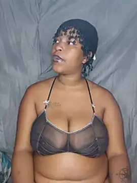 ZuriVixen online show from 05/19/26, 07:09