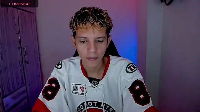 tylernova online show from 04/04/26, 03:27