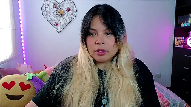 EllieMoonX online show from 04/10/26, 10:03