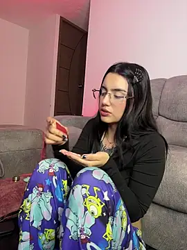 Lucy 699 online show from 04/17/26, 05:21