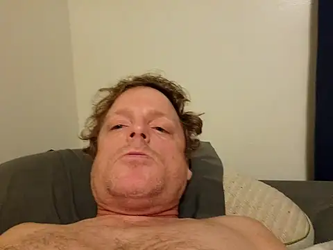 Snapshot of Akdecline chatting on 10/14/25, 01:39 Akdecline online show from 10/14/25, 01:39