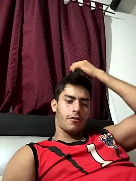 Snapshot of Juandmc1706 chatting on 10/28/25, 05:33 Juandmc1706 online show from 10/28/25, 05:33