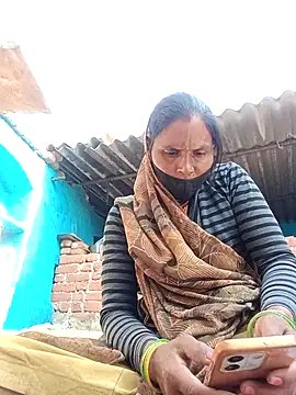 Hot hat online show from 12/05/25, 08:23