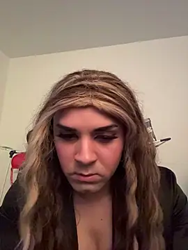 Snapshot of luziaaa92 chatting on 10/17/25, 07:33 luziaaa92 online show from 10/17/25, 07:33