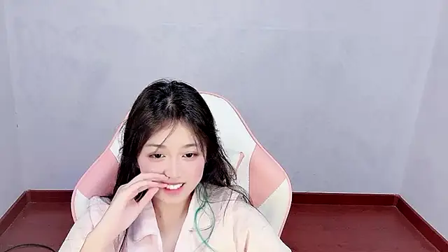 Snapshot of -chenchen chatting on 10/20/25, 02:28 -chenchen online show from 10/20/25, 02:28