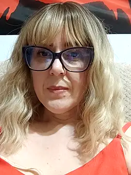 Amelialove42 online show from 04/04/26, 07:55