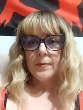 Amelialove42 online show from 04/15/26, 07:32