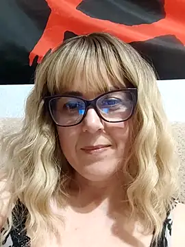 Amelialove42 online show from 04/22/26, 06:53