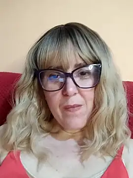 Amelialove42 online show from 05/10/26, 06:13