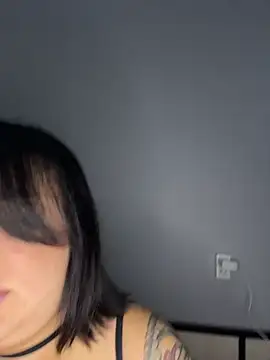 SwittieKendra online show from 11/10/25, 07:18