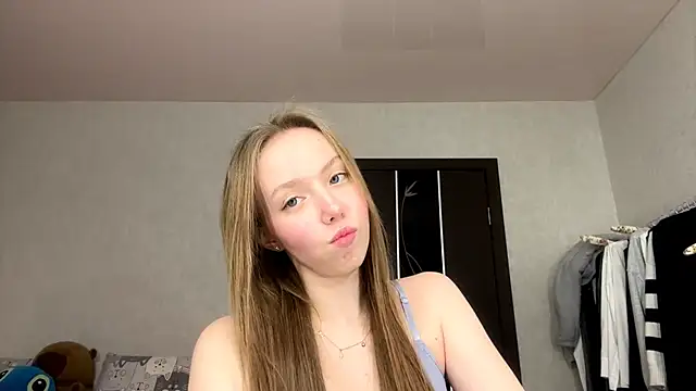 AntoniaMoravick online show from 11/08/25, 03:12