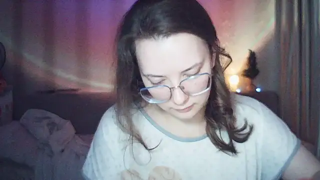 MoodieMira online show from 12/18/25, 02:06