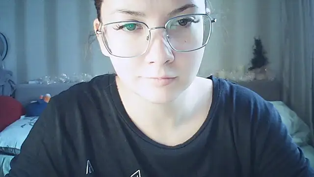 MoodieMira online show from 02/09/26, 01:15