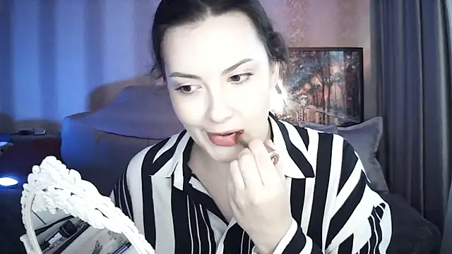 Snapshot of MoodieMira chatting on 06/17/26, 05:25 MoodieMira online show from 06/17/26, 05:25
