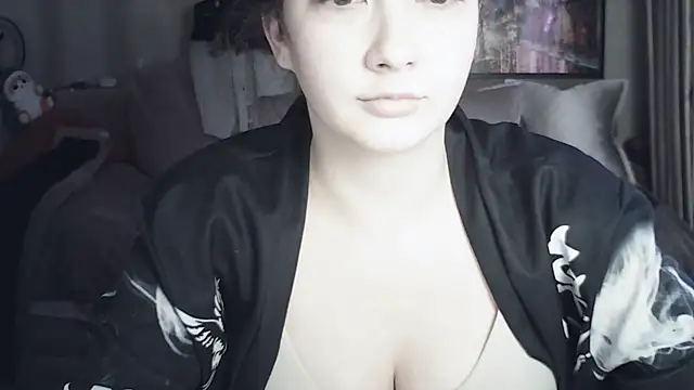 Snapshot of MoodieMira chatting on 06/27/26, 05:07 MoodieMira online show from 06/27/26, 05:07