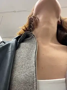 Snapshot of ManhattanAffair chatting on 11/04/25, 11:31 ManhattanAffair online show from 11/04/25, 11:31