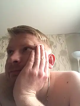 Snapshot of bodywork30 chatting on 10/13/25, 07:30 bodywork30 online show from 10/13/25, 07:30