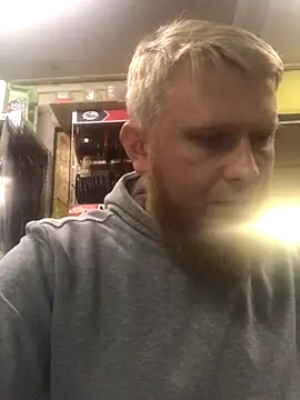 Snapshot of bodywork30 chatting on 10/23/25, 03:55 bodywork30 online show from 10/23/25, 03:55