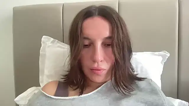 Snapshot of CArivora chatting on 02/19/26, 09:16 CArivora online show from 02/19/26, 09:16