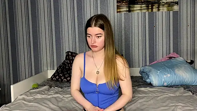 EmiliaCouple online show from 11/27/25, 01:57