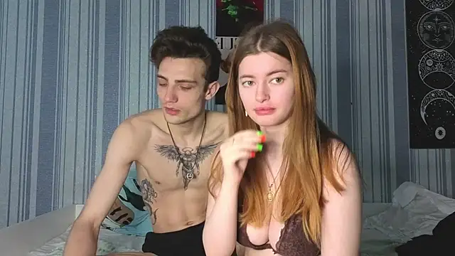 Snapshot of EmiliaCouple chatting on 05/15/26, 11:17 EmiliaCouple online show from 05/15/26, 11:17