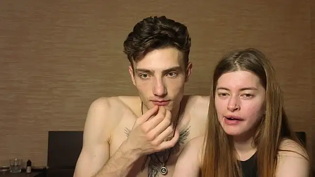 EmiliaCouple online show from 06/21/26, 11:13