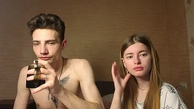 EmiliaCouple online show from 06/23/26, 11:19