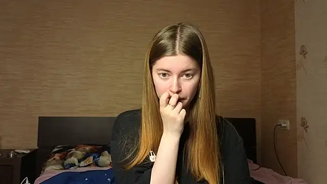 EmiliaCouple online show from 06/29/26, 11:32