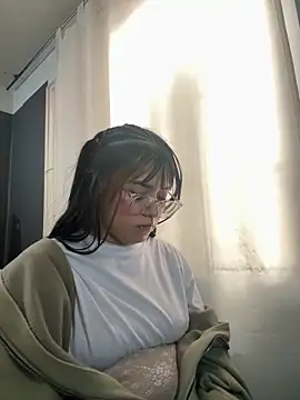 angie rousse  online show from 12/05/25, 01:09