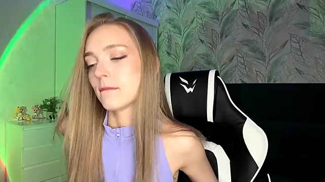 EvaPeace online show from 10/30/25, 05:24