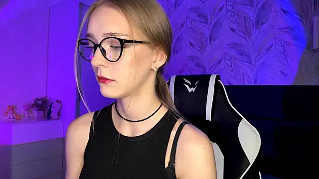 EvaPeace online show from 11/07/25, 04:18