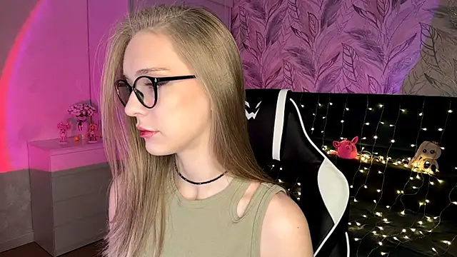 EvaPeace online show from 12/03/25, 07:23