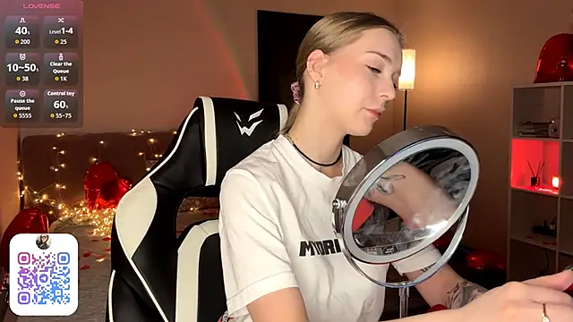 EvaPeace online show from 02/15/26, 08:05