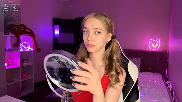 EvaPeace online show from 03/24/26, 01:38