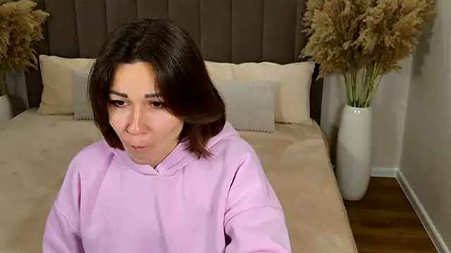 Snapshot of EdenSolis chatting on 11/10/25, 10:14 EdenSolis online show from 11/10/25, 10:14