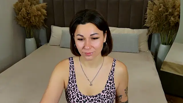 Snapshot of EdenSolis chatting on 11/28/25, 09:23 EdenSolis online show from 11/28/25, 09:23