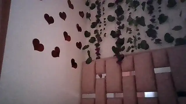 Snapshot of abby_moss_2 chatting on 04/24/26, 12:40 abby moss 2 online show from 04/24/26, 12:40