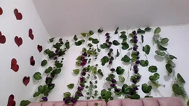 Snapshot of abby_moss_2 chatting on 05/11/26, 12:33 abby moss 2 online show from 05/11/26, 12:33