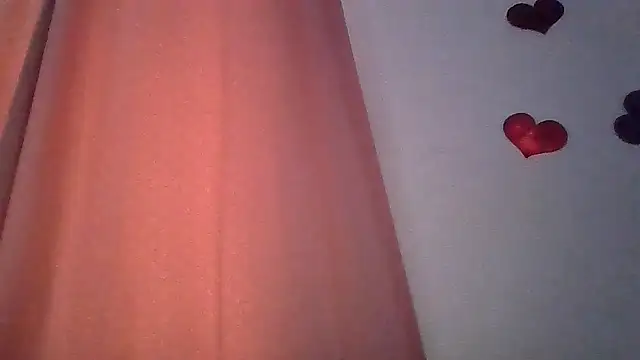 Snapshot of abby_moss_2 chatting on 05/15/26, 01:51 abby moss 2 online show from 05/15/26, 01:51