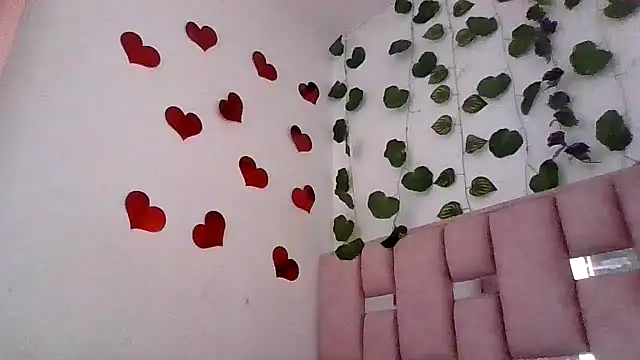 Snapshot of abby_moss_2 chatting on 06/01/26, 12:40 abby moss 2 online show from 06/01/26, 12:40