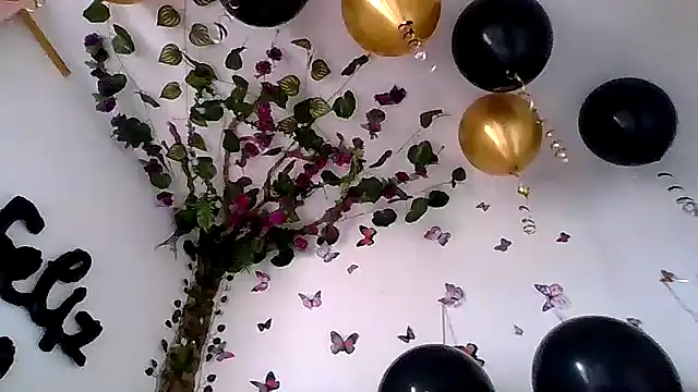 Snapshot of abby_moss_2 chatting on 07/19/26, 03:16 abby moss 2 online show from 07/19/26, 03:16