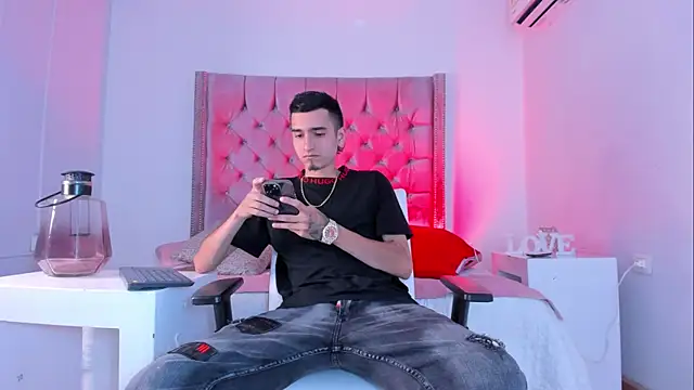 Ethan Boy  online show from 10/16/25, 07:59