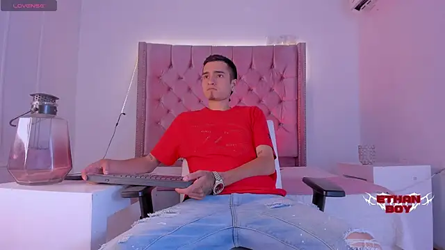 Ethan Boy  online show from 10/21/25, 08:53