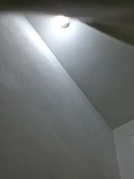 Snapshot of rich_ryx chatting on 12/18/25, 10:10 rich ryx online show from 12/18/25, 10:10