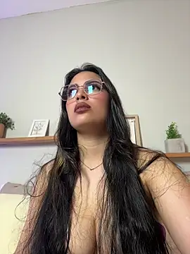 Snapshot of shainadavis chatting on 06/16/26, 03:31 shainadavis online show from 06/16/26, 03:31