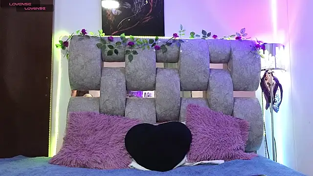 alix kitty online show from 04/13/26, 10:37