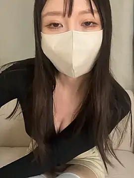 Snapshot of Onami_555 chatting on 11/11/25, 08:42 Onami 555 online show from 11/11/25, 08:42