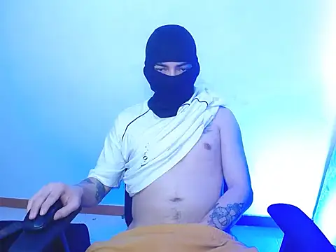 Snapshot of zoro_roronoa96 chatting on 10/21/25, 11:55 zoro roronoa96 online show from 10/21/25, 11:55