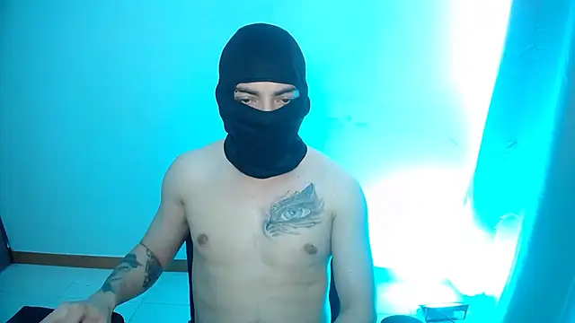 Snapshot of zoro_roronoa96 chatting on 10/26/25, 02:01 zoro roronoa96 online show from 10/26/25, 02:01