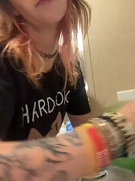 Mustbethemoney1234 online show from 10/22/25, 06:13